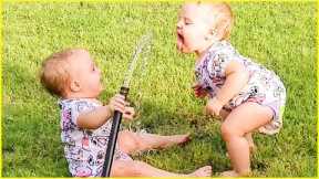 Best Moments Of Funny Babies With Water - Cute Baby Videos