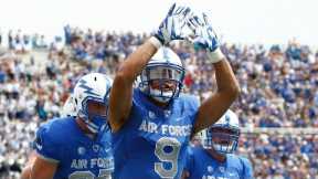 Air Force WR Jalen Robinette Throws TD Pass vs. Wyoming | CampusInsiders